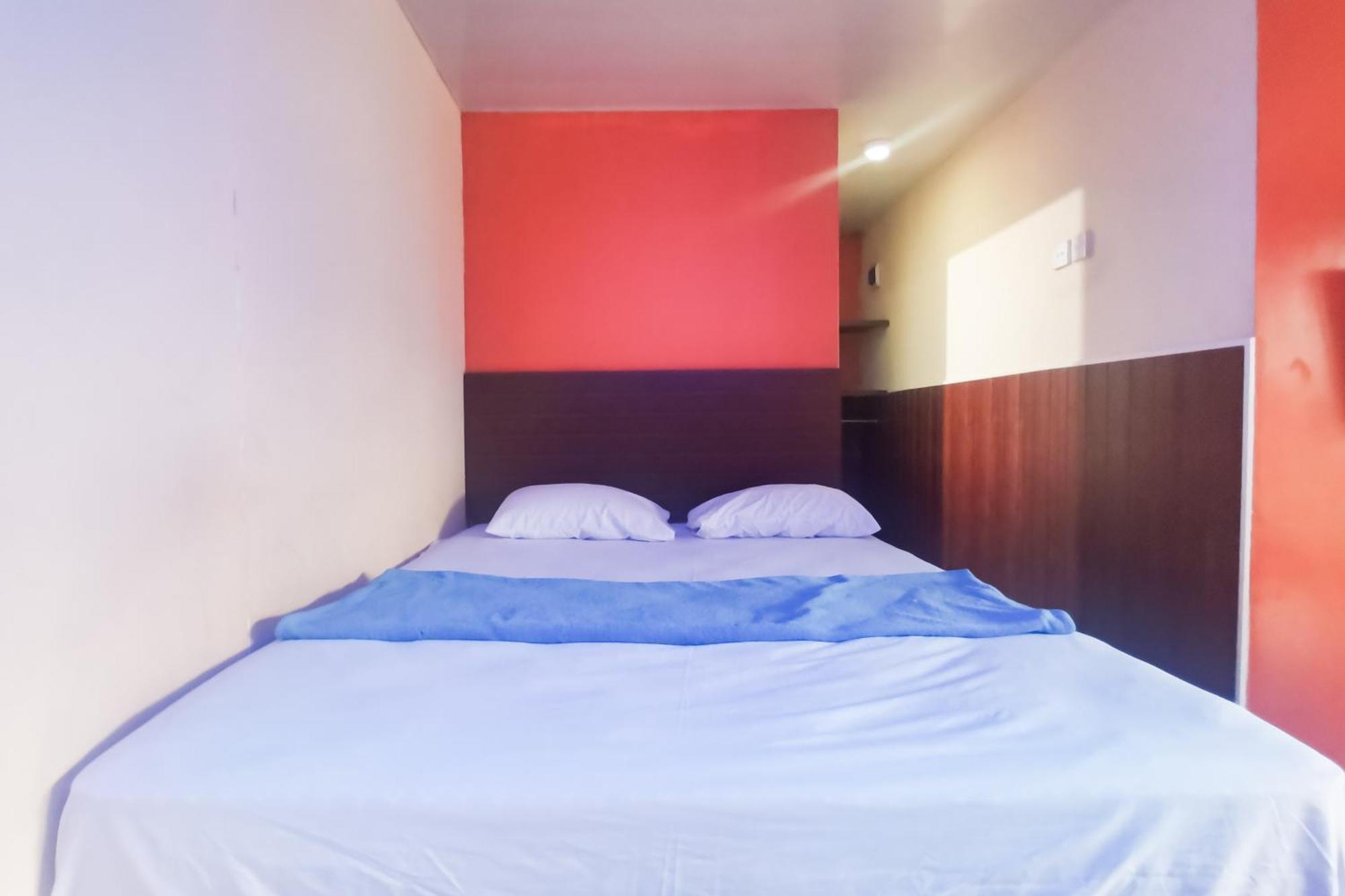 Hotel Container Inn Mitra Reddoorz Gadok Экстерьер фото